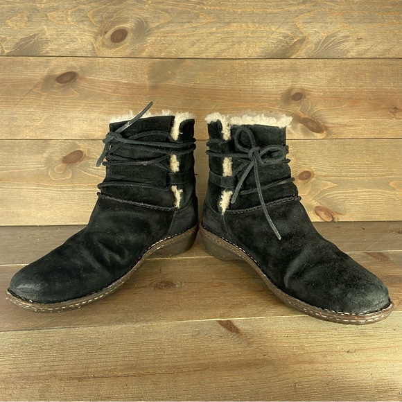 Ugg caspia Womens size 9 shoes black suede shearling lined winter boots - Picture 3 of 8